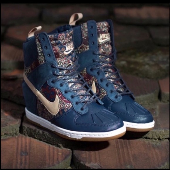 nike sky hi dunk sneaker boot